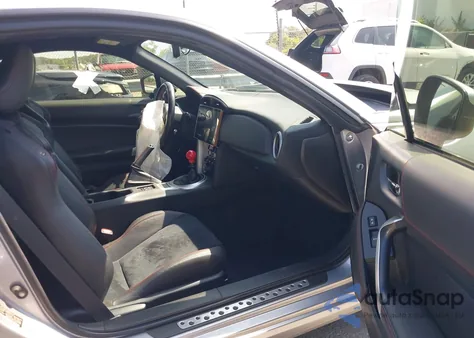 2017 Subaru Brz Limited z USA, uszkodzony, nr VIN JF1ZCAC10H9603326